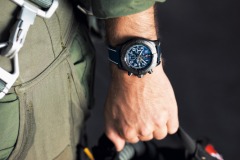 04_super-avenger-chronograph-48-night-mission-1